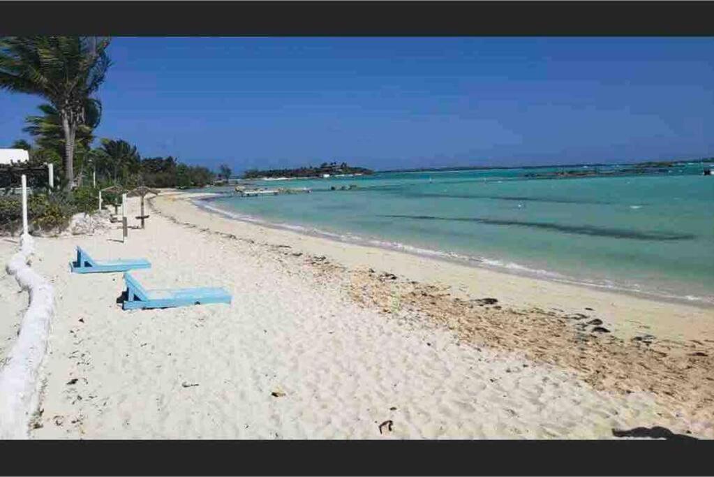 Beautiful Villa Just Steps Away From The Beach! George Town Εξωτερικό φωτογραφία